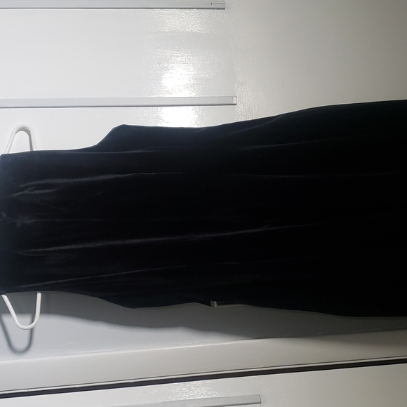 Dress - Picture 3 of 5